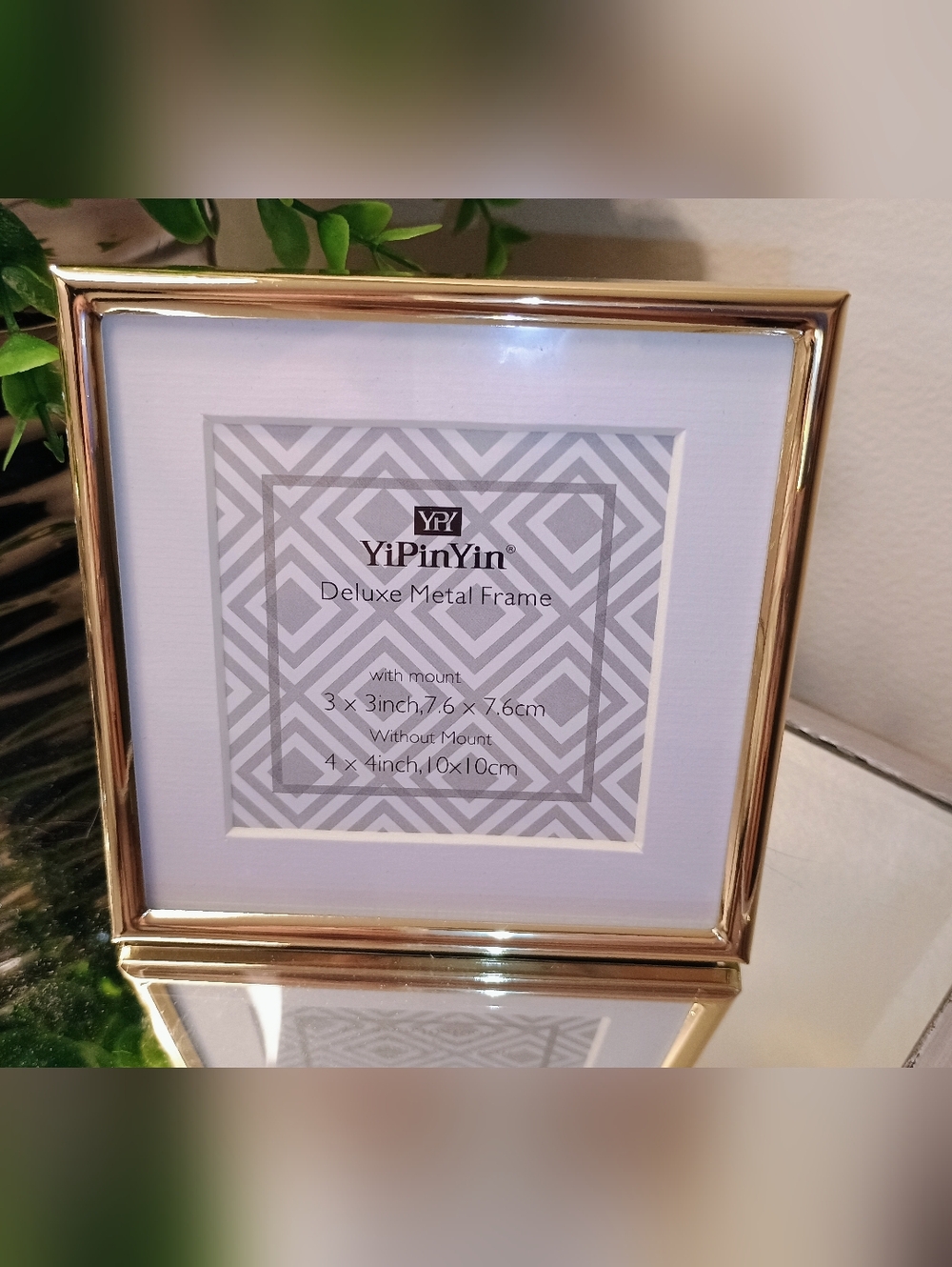 NWT 4X4 Gold Metal Picture Frames With Matting